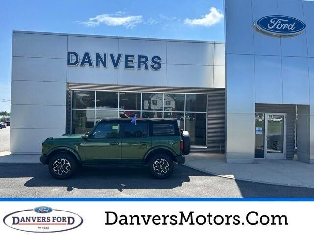 2023 Ford Bronco Outer Banks — photo 1 of 26