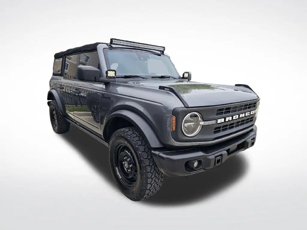 2022 Ford Bronco Black Diamond — photo 1 of 13