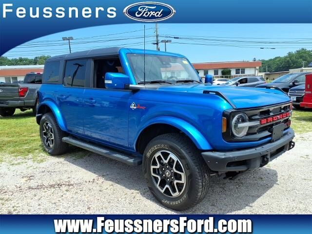 2023 Ford Bronco Outer Banks — photo 1 of 13