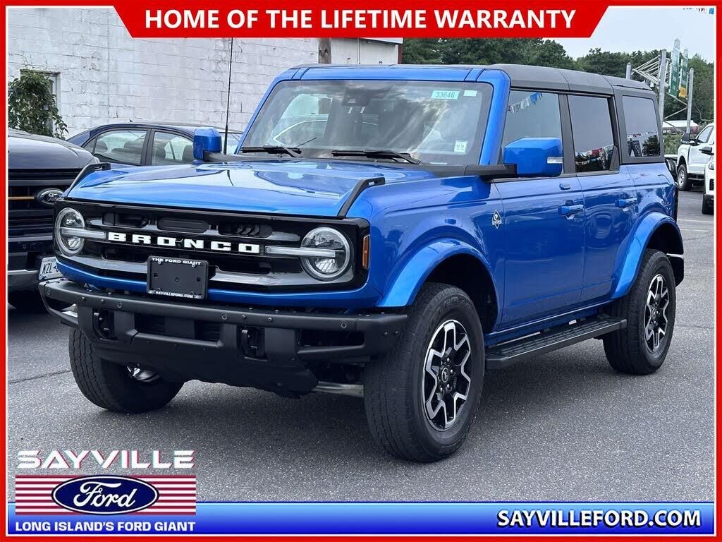 2022 Ford Bronco Outer Banks — photo 1 of 15