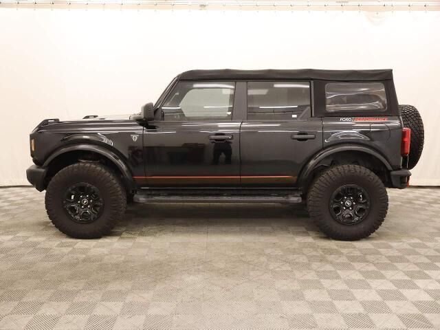 2022 Ford Bronco Base — photo 1 of 26