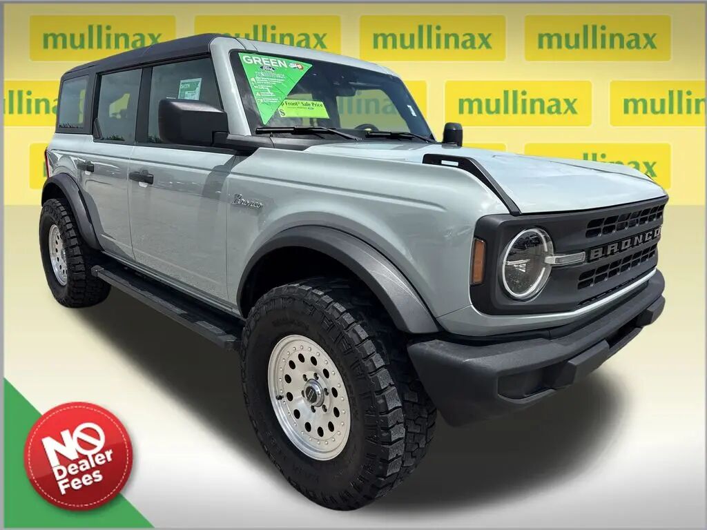 2022 Ford Bronco Base — photo 1 of 20