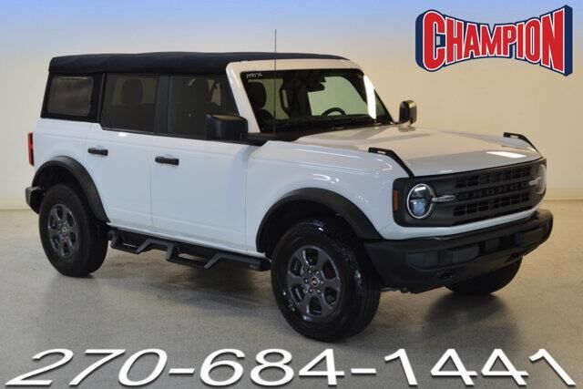 2023 Ford Bronco Base — photo 1 of 13