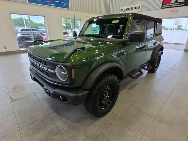 2023 Ford Bronco Black Diamond — photo 1 of 13