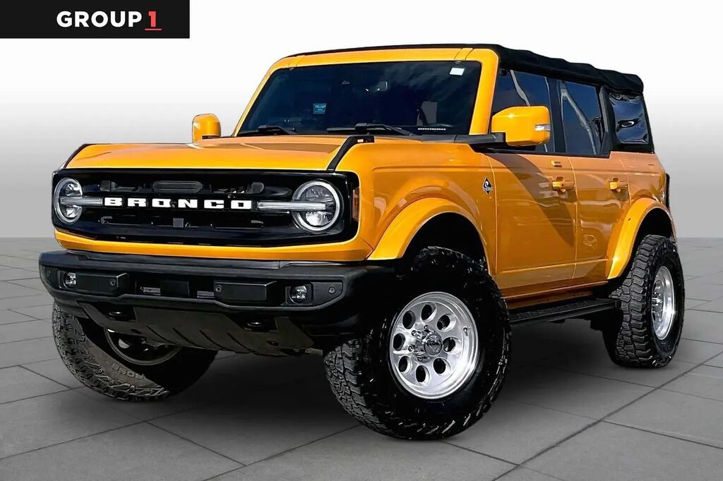2022 Ford Bronco Outer Banks — photo 1 of 13