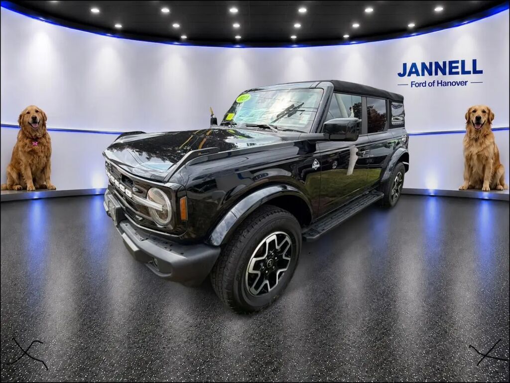 2023 Ford Bronco Outer Banks — photo 1 of 19