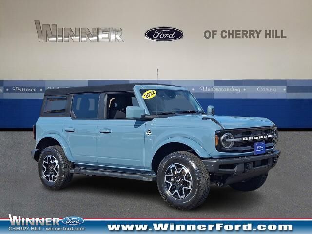 2022 Ford Bronco Outer Banks — photo 1 of 26