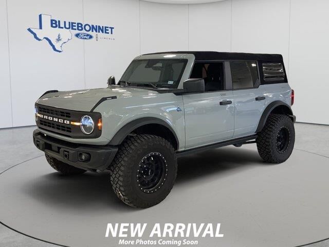 2022 Ford Bronco Black Diamond — photo 1 of 13