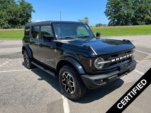 2022 Ford Bronco Outer Banks — photo 1 of 26