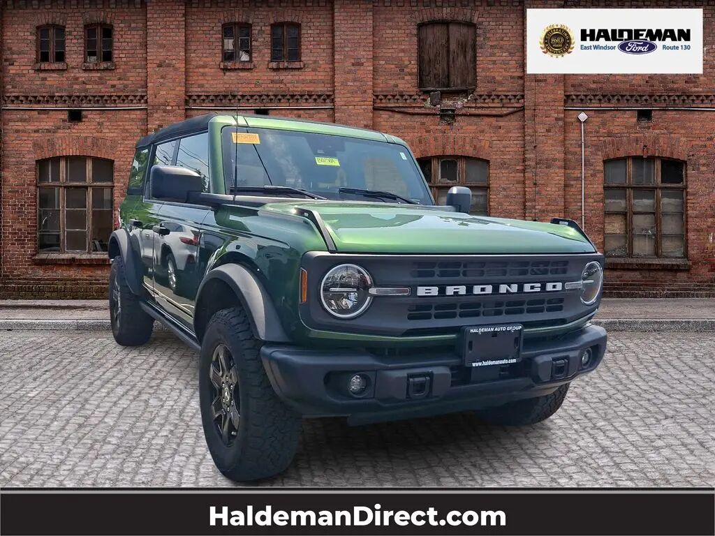 2023 Ford Bronco Black Diamond — photo 1 of 13