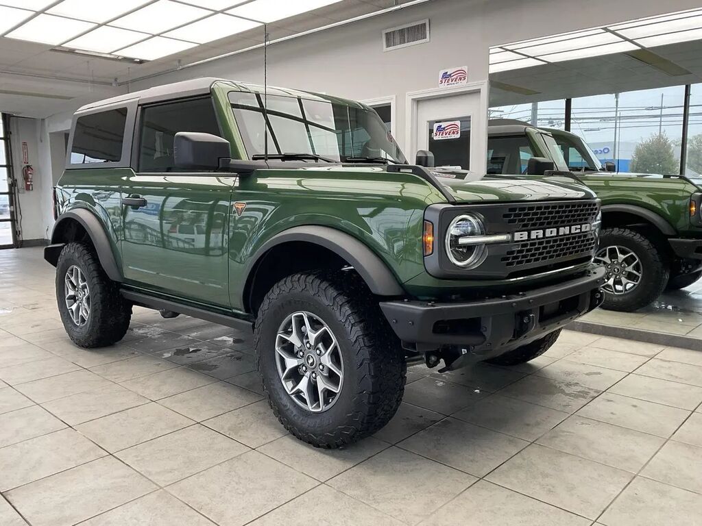 2022 Ford Bronco Base Advanced — photo 1 of 26