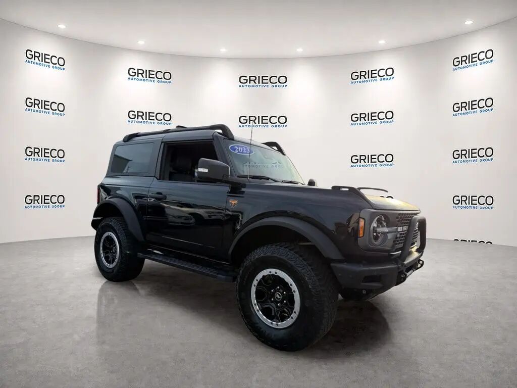 2023 Ford Bronco Base Advanced — photo 1 of 13