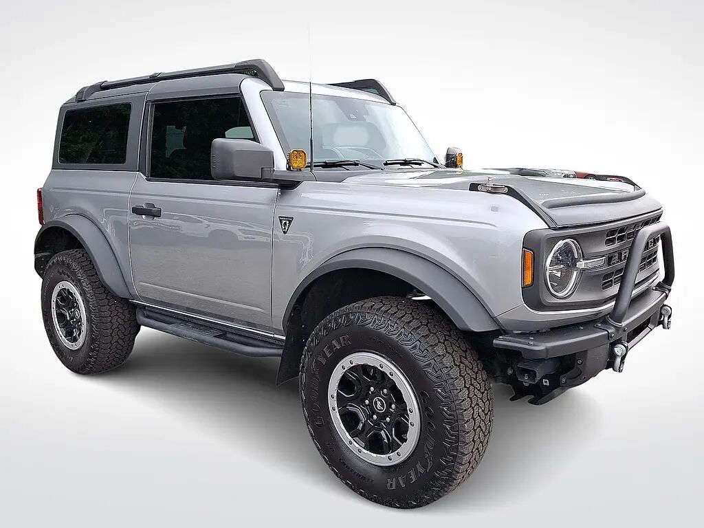 2023 Ford Bronco Base Advanced — photo 1 of 13