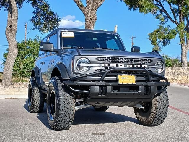 2023 Ford Bronco Base Advanced — photo 1 of 26