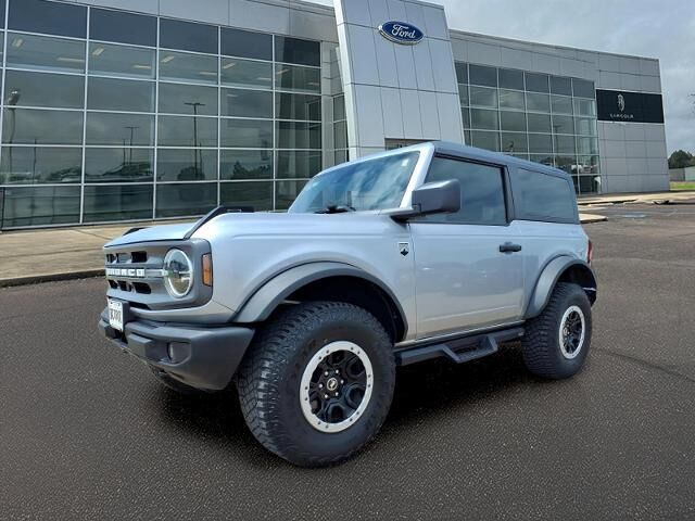 2023 Ford Bronco Base Advanced — photo 1 of 35