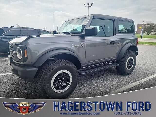 2023 Ford Bronco Base Advanced — photo 1 of 5