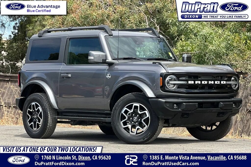 2023 Ford Bronco Base Advanced — photo 1 of 38