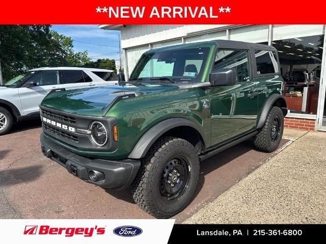 2023 Ford Bronco Base Advanced — photo 1 of 26