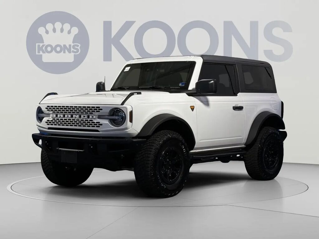 2023 Ford Bronco Base Advanced — photo 1 of 13