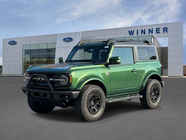 2022 Ford Bronco Base Advanced — photo 1 of 13