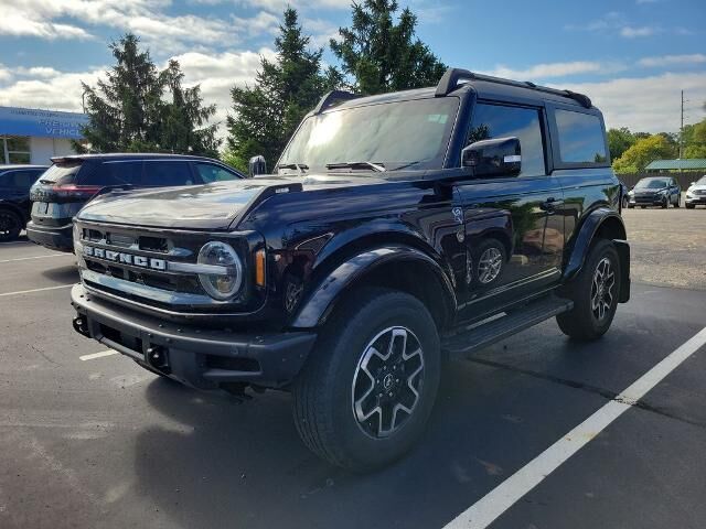 2023 Ford Bronco Base Advanced — photo 1 of 13