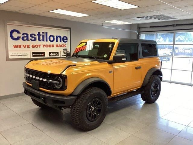 2022 Ford Bronco Base Advanced — photo 1 of 65