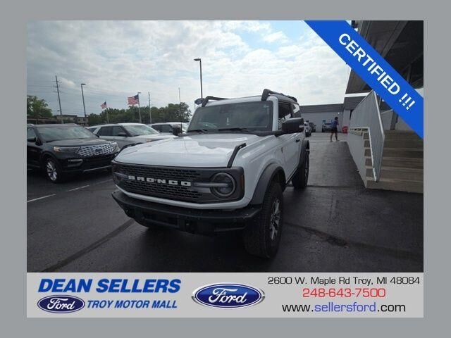2023 Ford Bronco Base Advanced — photo 1 of 39