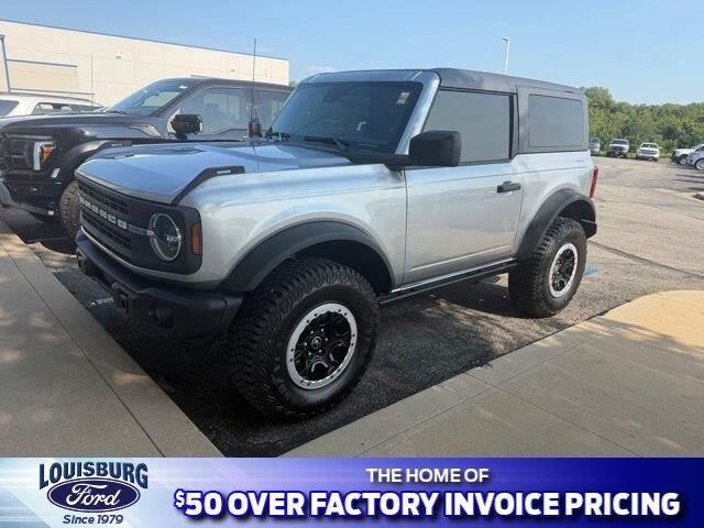 2023 Ford Bronco Base Advanced — photo 1 of 26