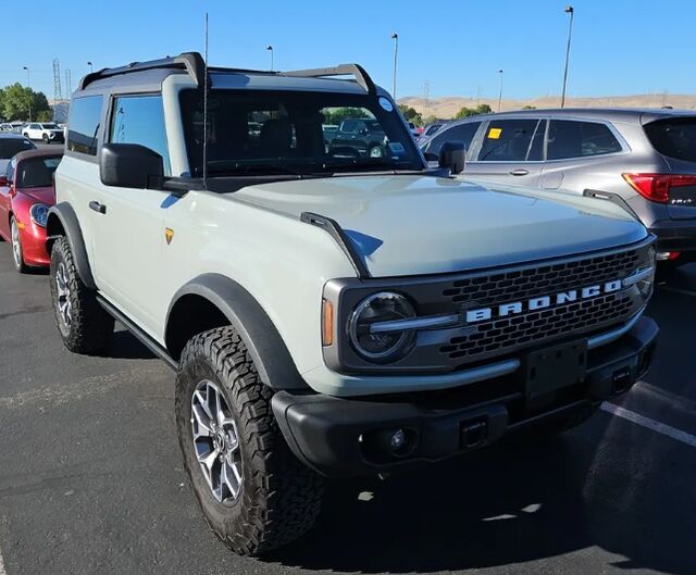 2023 Ford Bronco Base Advanced — photo 1 of 2