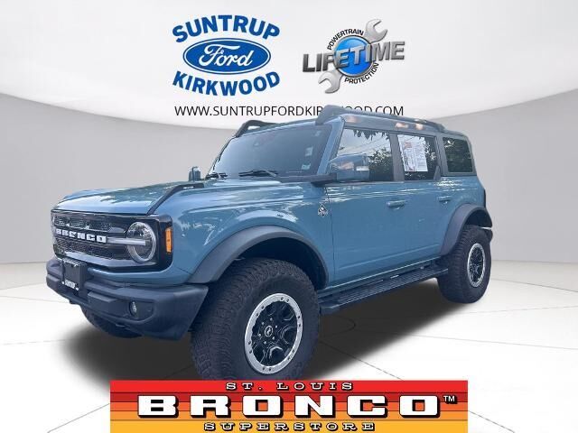 2023 Ford Bronco Base Advanced — photo 1 of 26