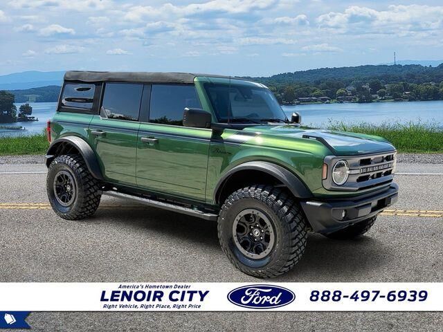 2023 Ford Bronco Base Advanced — photo 1 of 26