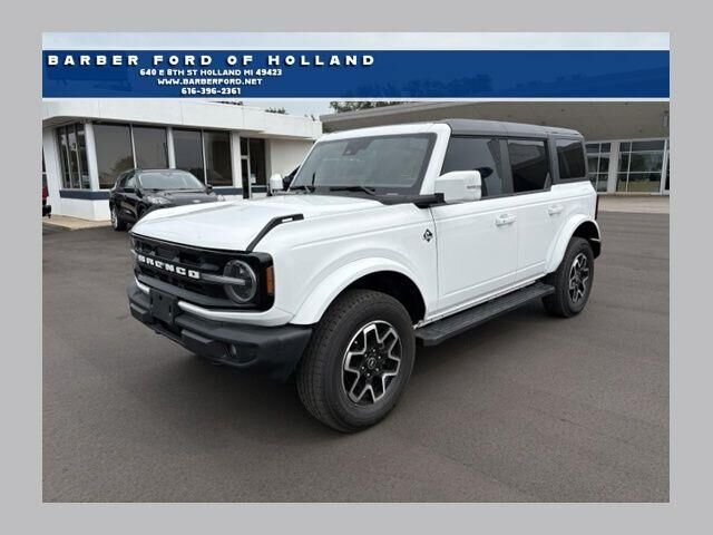 2023 Ford Bronco Base Advanced — photo 1 of 13
