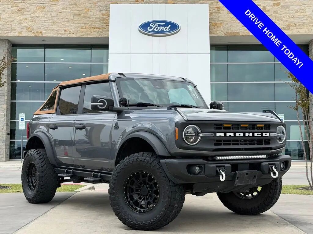 2022 Ford Bronco Base Advanced — photo 1 of 17