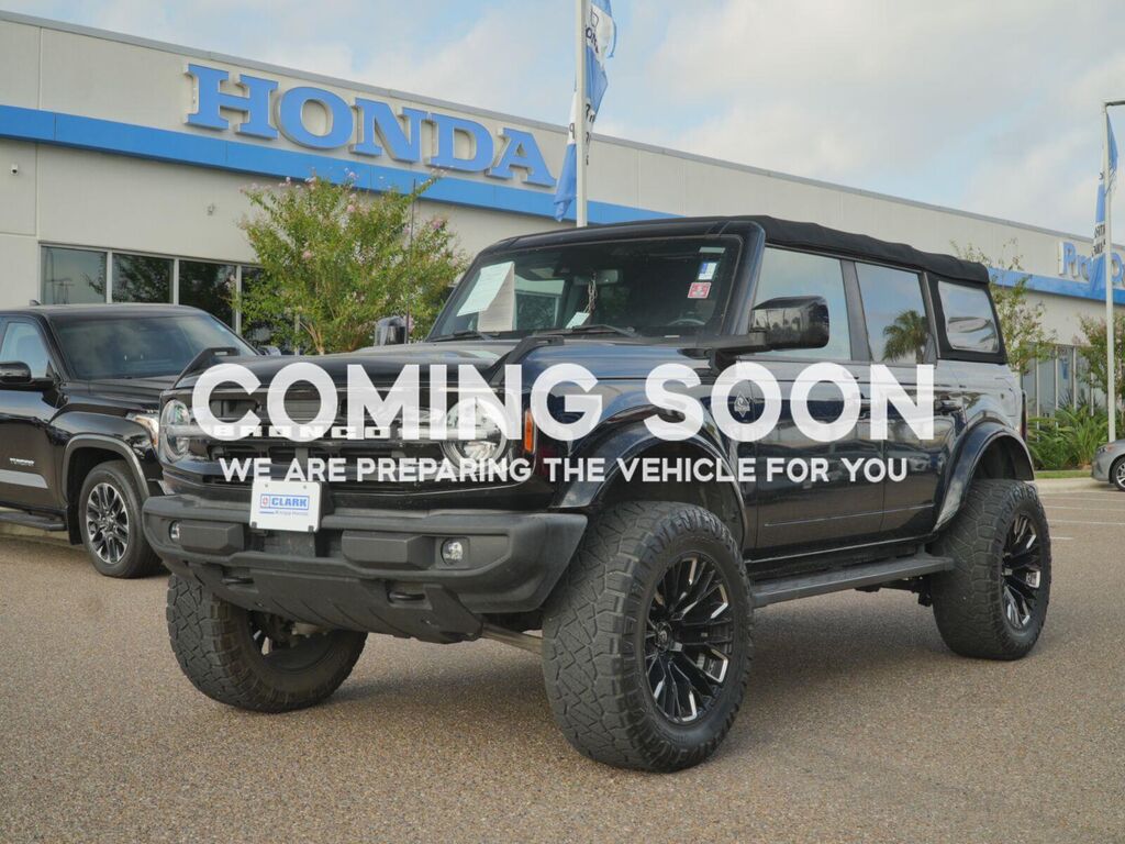 2022 Ford Bronco Outer Banks — photo 1 of 8