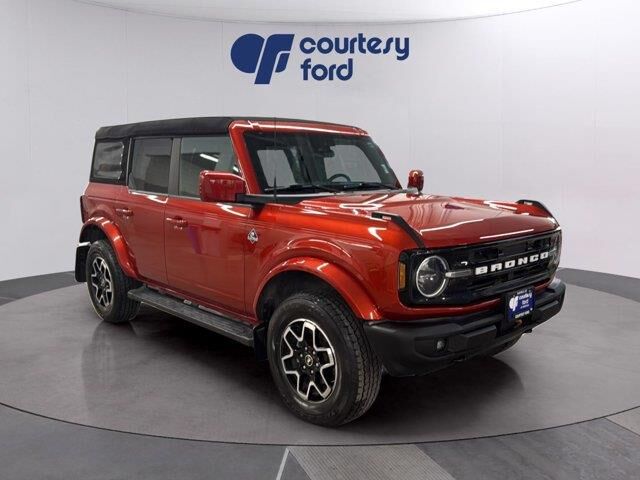 2023 Ford Bronco Everglades Advanced — photo 1 of 13
