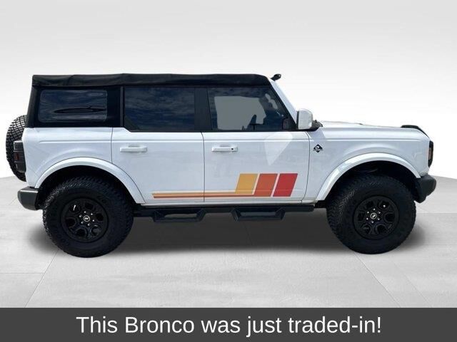 2022 Ford Bronco Base Advanced — photo 1 of 13