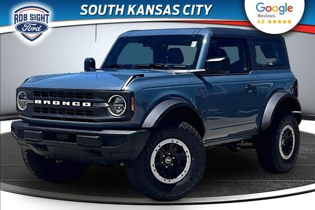 2025 Ford Bronco Base — photo 1 of 13