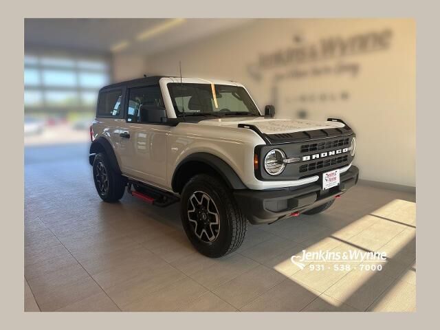 2026 Ford Bronco Base — photo 1 of 13