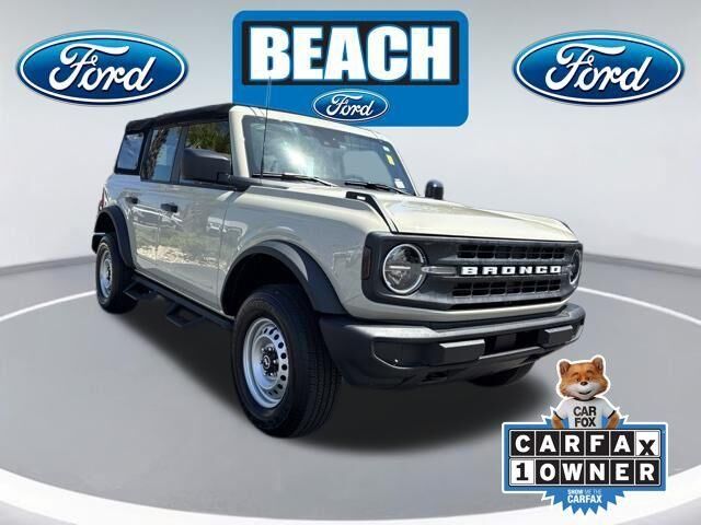 2025 Ford Bronco Base — photo 1 of 13