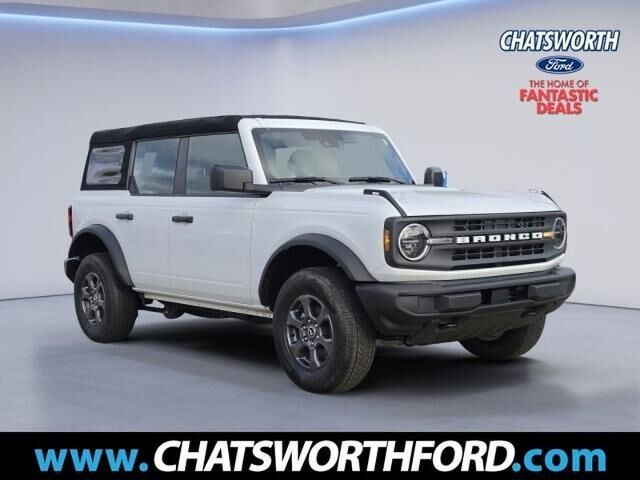 2025 Ford Bronco Base — photo 1 of 13