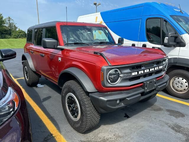 2024 Ford Bronco Big Bend — photo 1 of 9