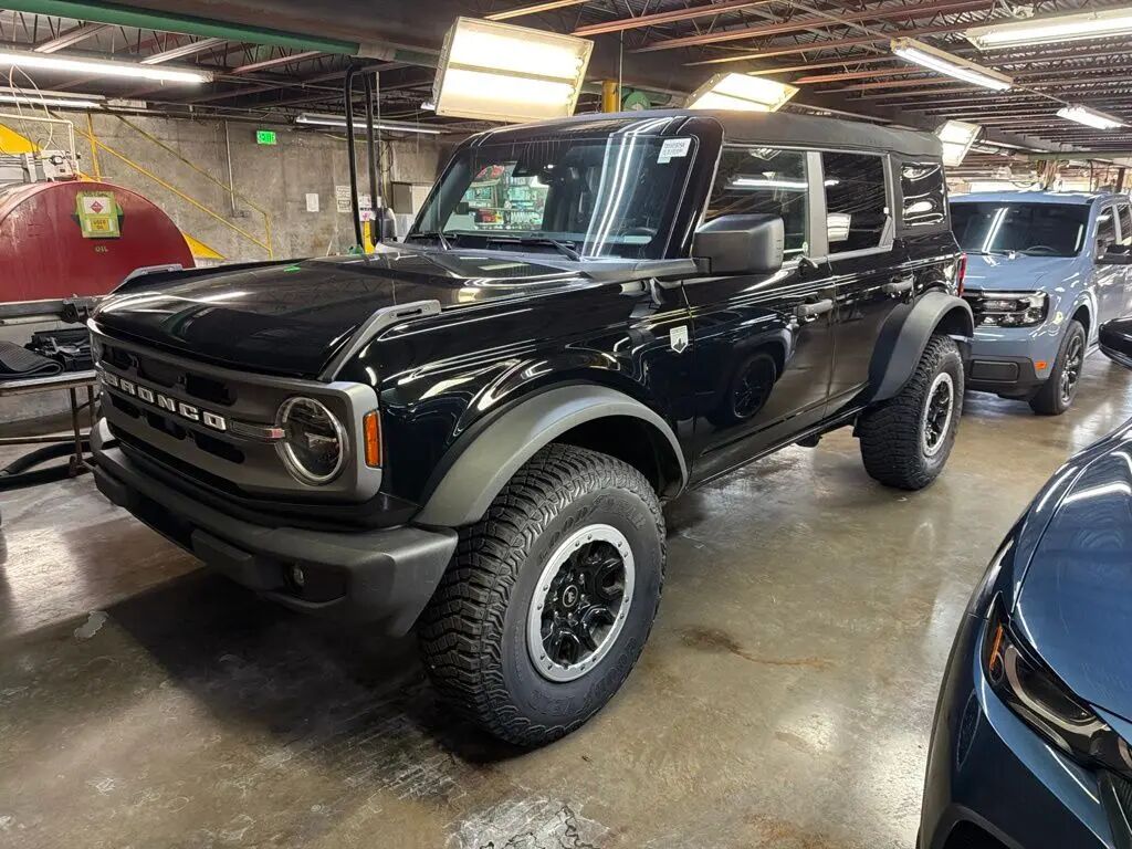2024 Ford Bronco Big Bend — photo 1 of 38