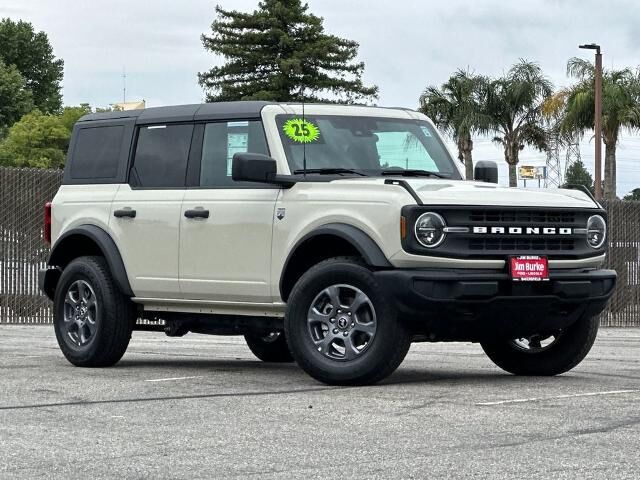 2025 Ford Bronco Big Bend — photo 1 of 13