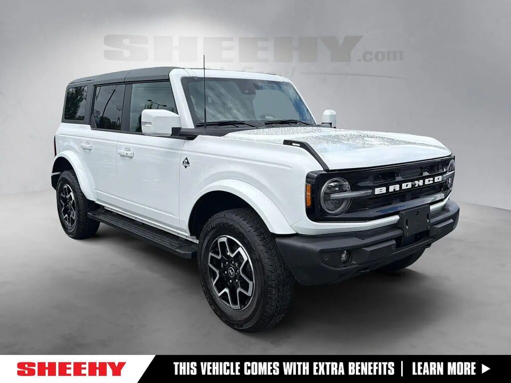 2024 Ford Bronco Outer Banks — photo 1 of 13