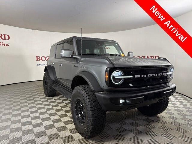 2024 Ford Bronco Outer Banks — photo 1 of 2