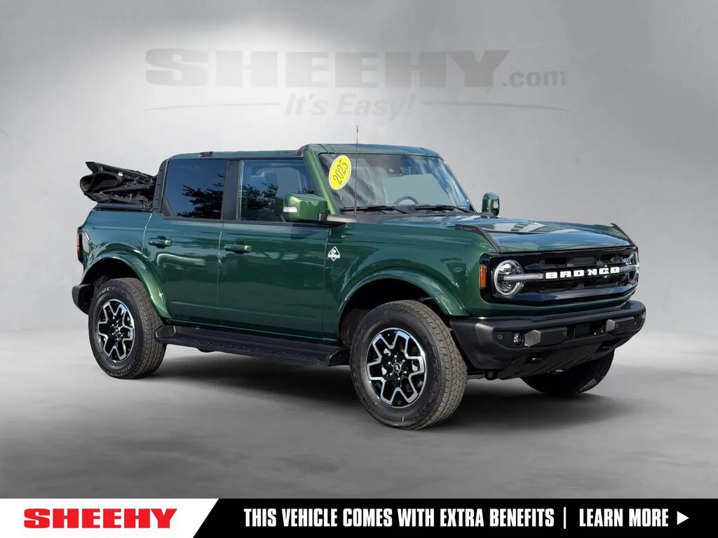 2025 Ford Bronco Outer Banks — photo 1 of 13