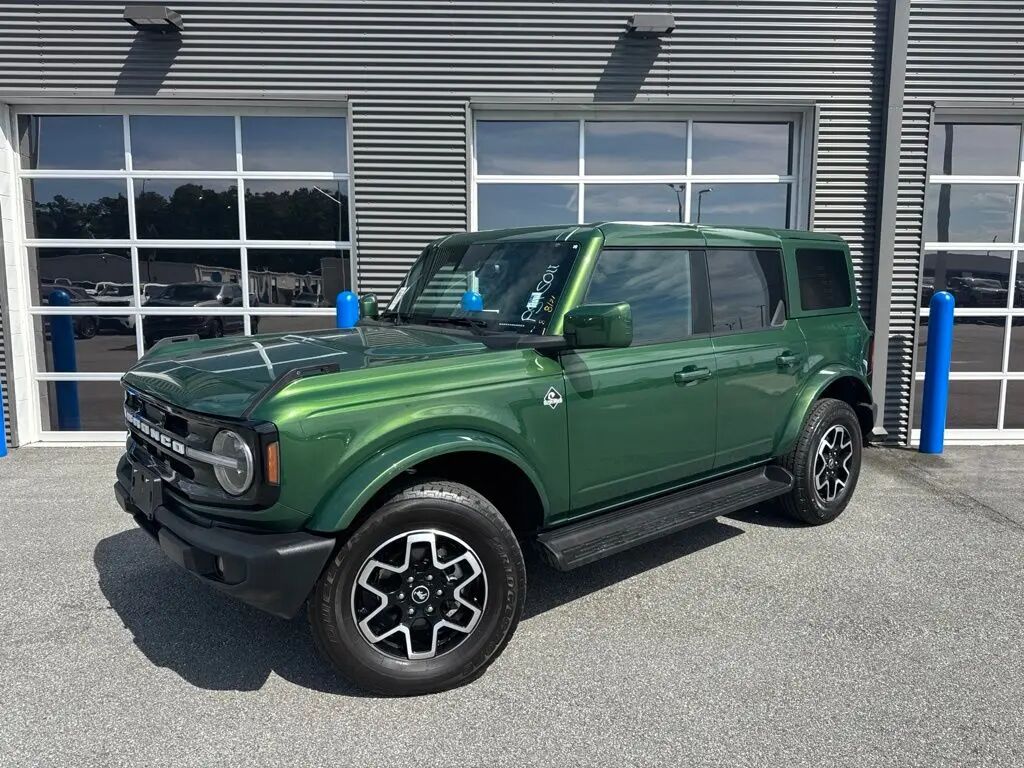 2025 Ford Bronco Outer Banks — photo 1 of 5