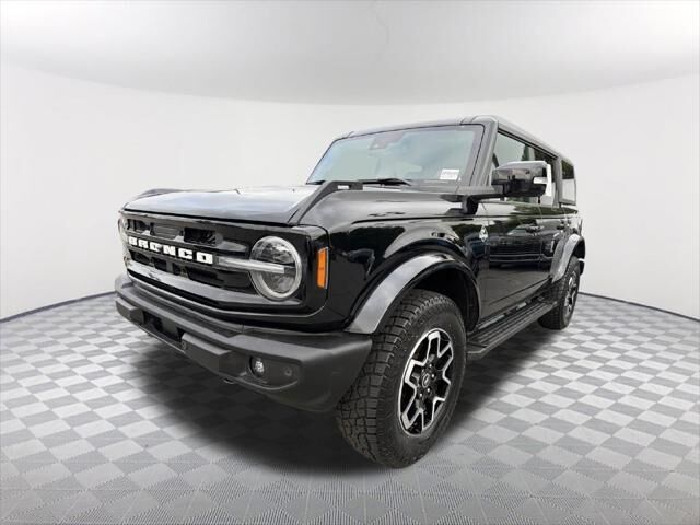 2024 Ford Bronco Outer Banks — photo 1 of 13