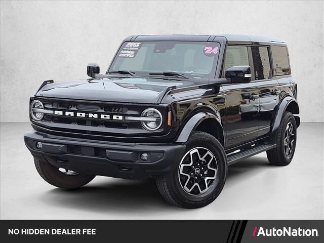 2024 Ford Bronco Outer Banks — photo 1 of 13