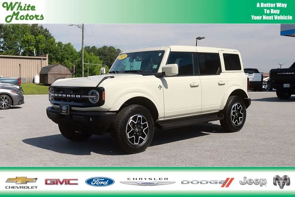 2025 Ford Bronco Outer Banks — photo 1 of 13